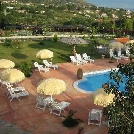 Ferienhaus Ferienhaus Fuer 5 Personen Ca 55 Qm In Di Ricadi, Kalabrien Provinz Vibo Valentia - B57320 *